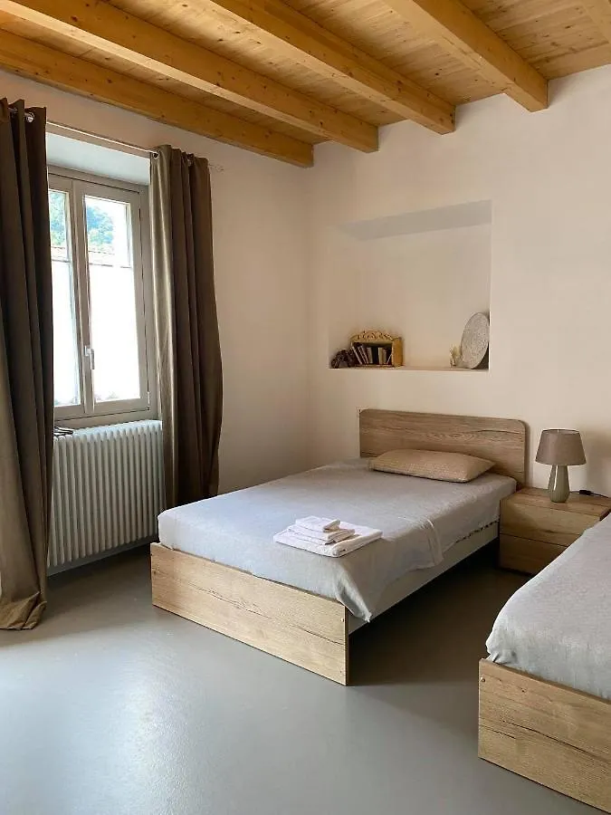 B&B La Corte Del Segrino Canzo 0*,  Italië