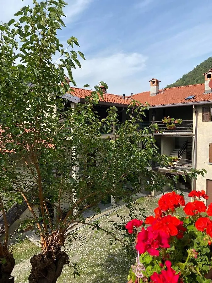 B&B La Corte Del Segrino Canzo Bed & Breakfast